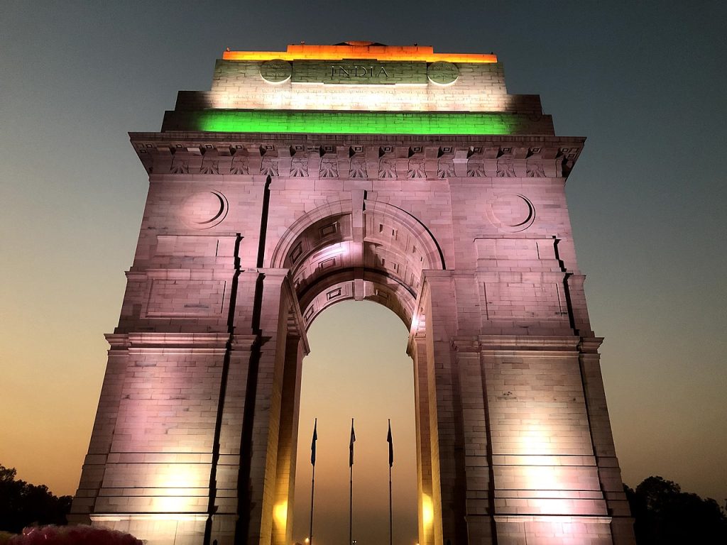 India_Gate,_New_Delhi_at_Night